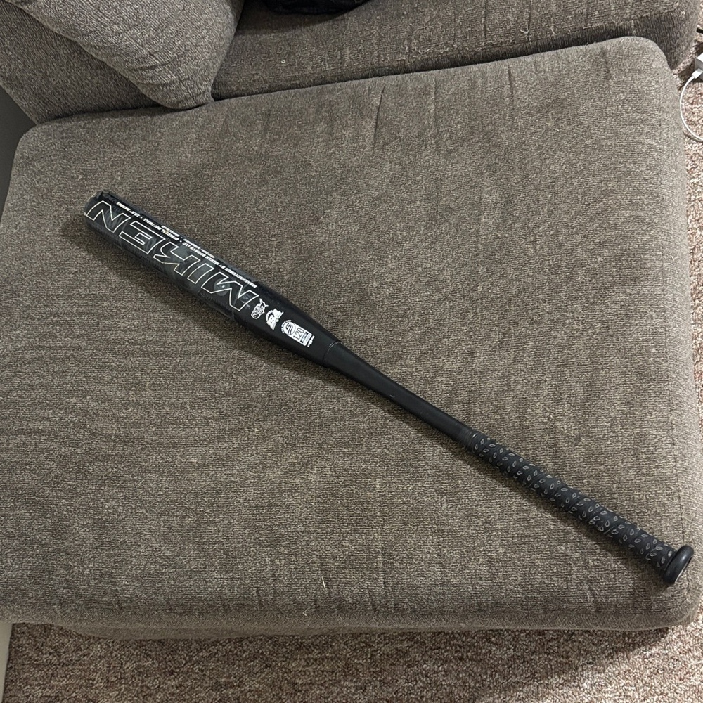 Black softball bat